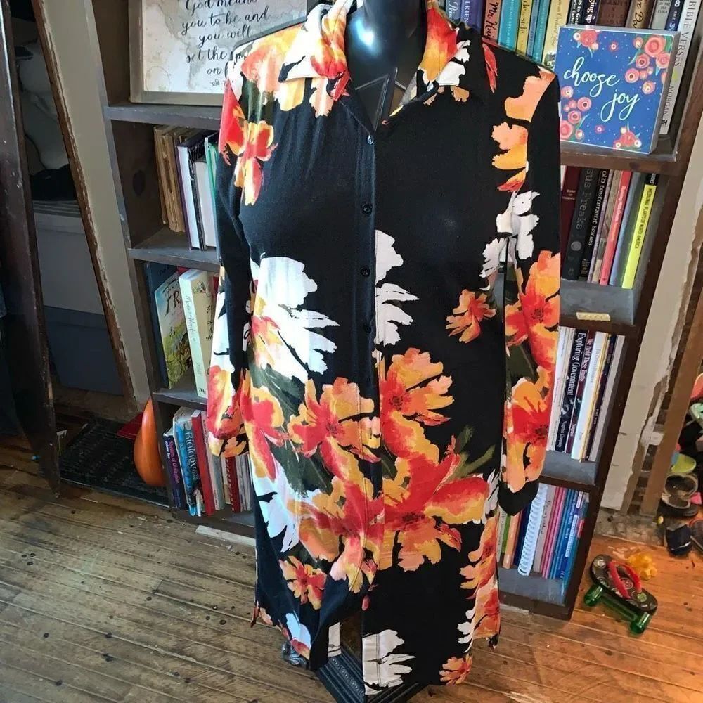 Lularoe artsy bold floral knit button down from long sleeve S dress